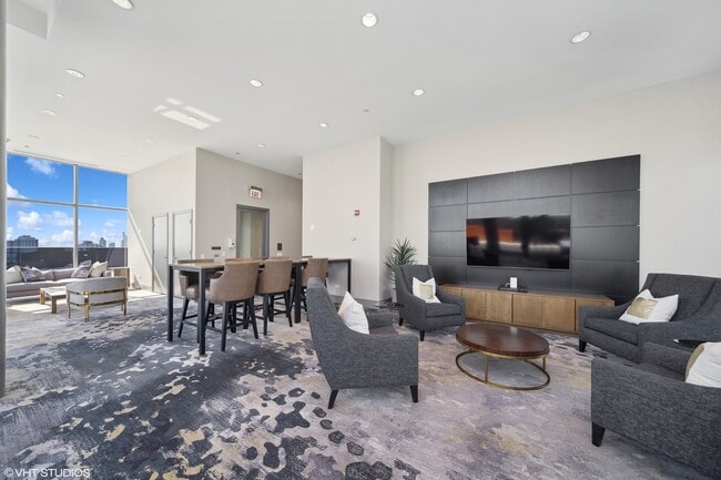 Foto del edificio - 600 N Lake Shore Dr