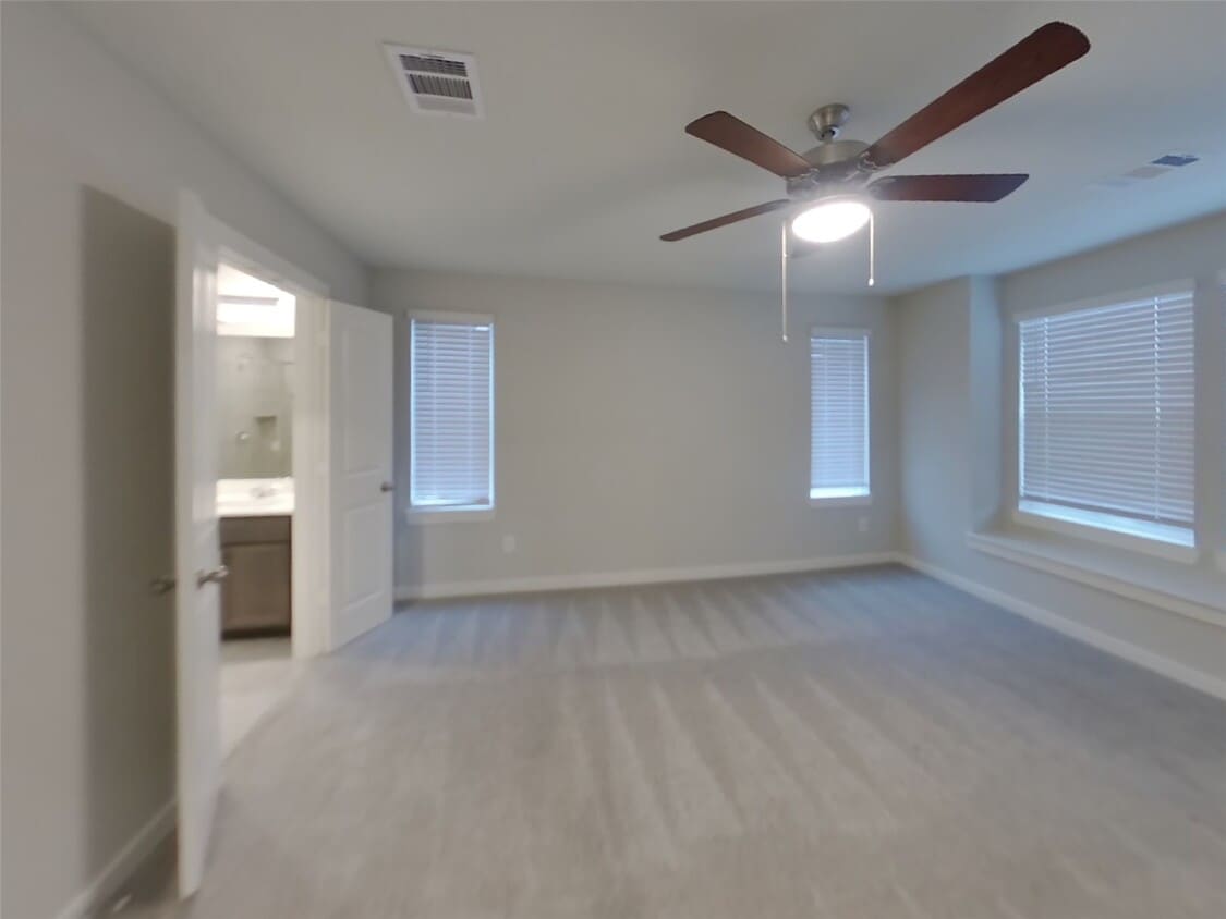 Building Photo - 9835 Willow Creek Commerce Dr