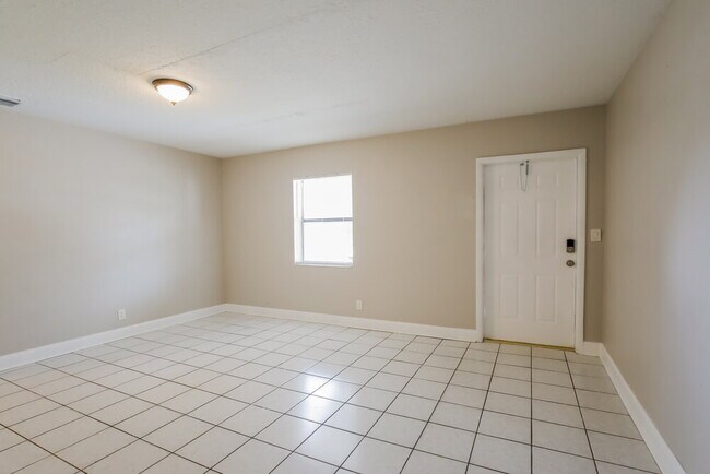 Foto del edificio - 1120 NW 17th Ave