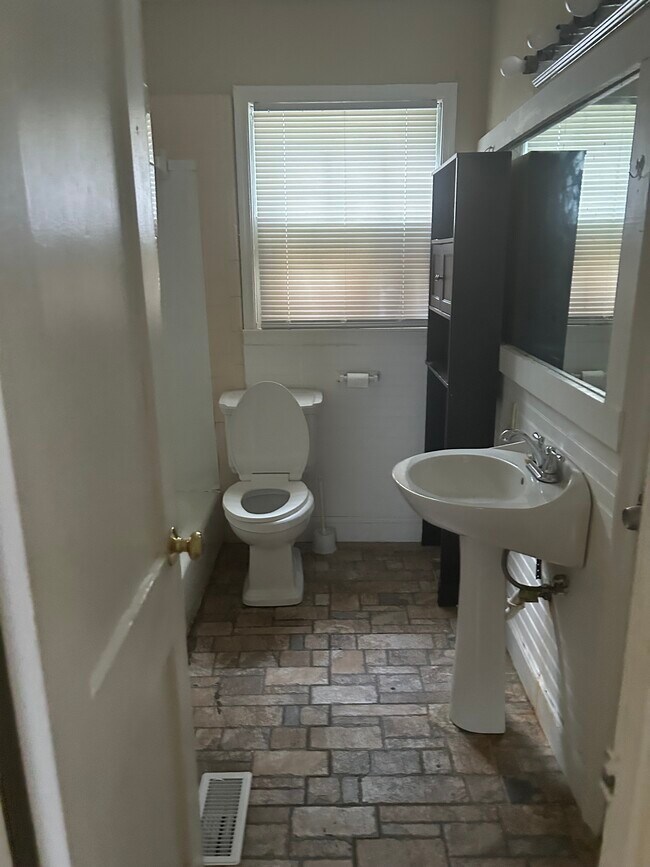 Foto del edificio - OnPointe Hinton Rentals (503)