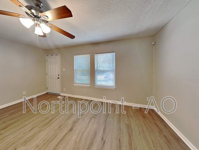 Building Photo - 15333 Fuller Ave