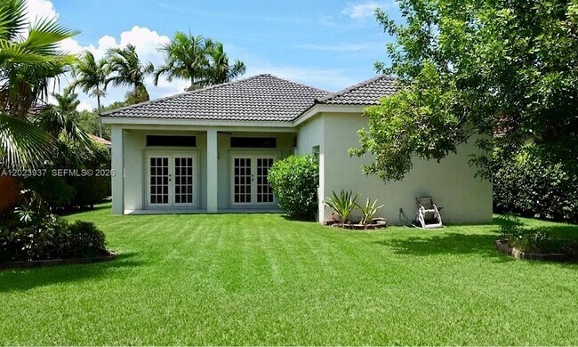 Building Photo - 953 Tanglewood Cir