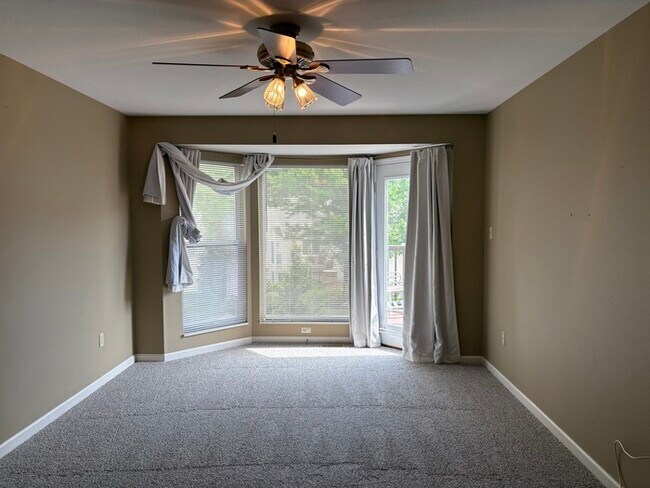 Building Photo - West County 4th/ 3Bth Townhome