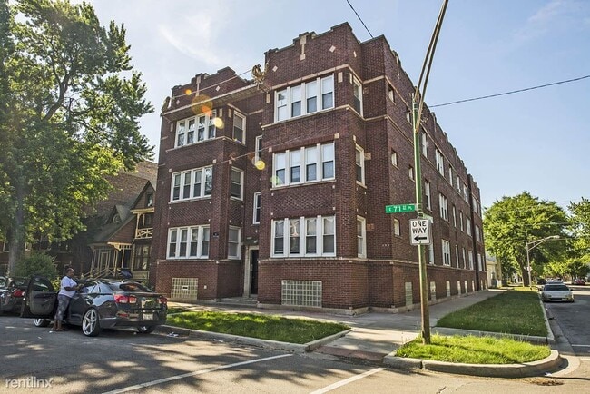 Building Photo - 7135 S Blackstone Ave