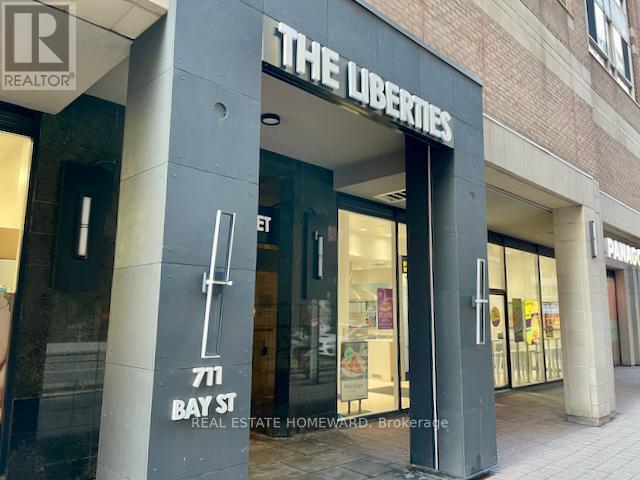 Building Photo - 711 Bay St.