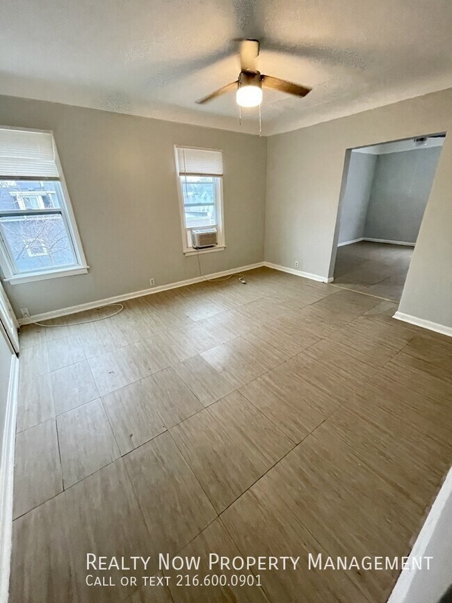 Foto del edificio - 3263 Fulton Rd