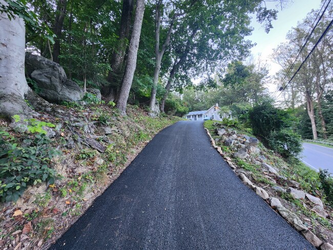 Building Photo - 15215 Charmian Rd