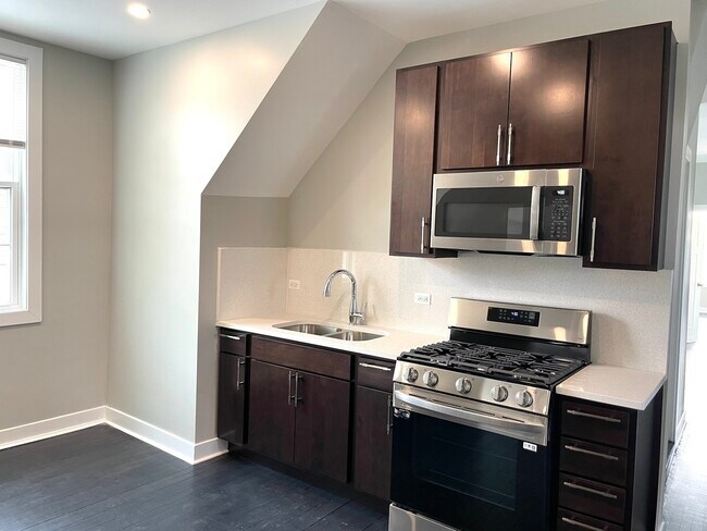 Building Photo - 3825 N Kimball Ave