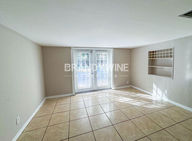 Foto del edificio - 6020 George Wood Ln W