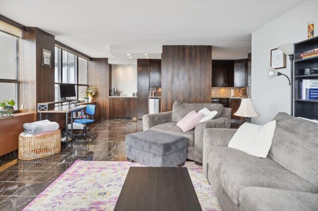 Foto del edificio - 2 bedroom in Chicago IL 60613