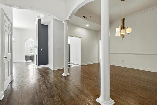Building Photo - 1735 Peachtree St NE