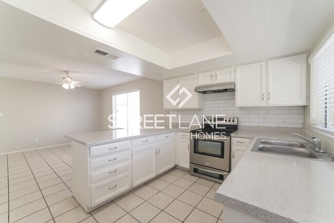 Foto del edificio - REDUCED!