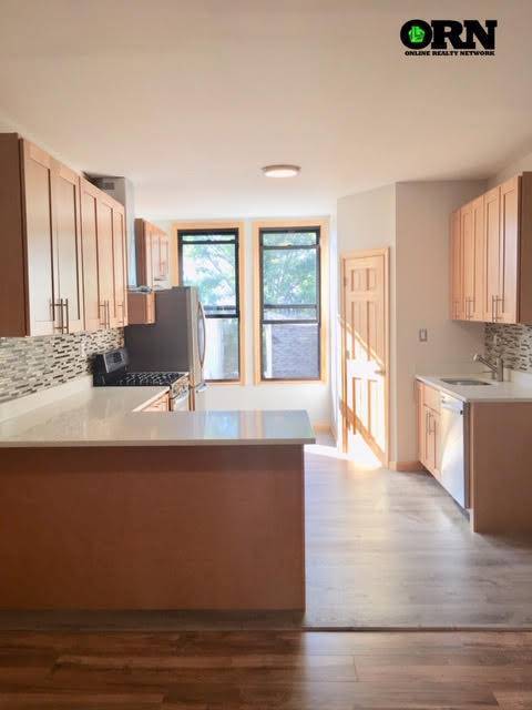 Foto principal - 54-33 Nurge Ave