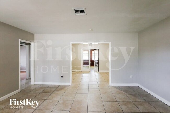 Foto del edificio - 1710 NW 109th St