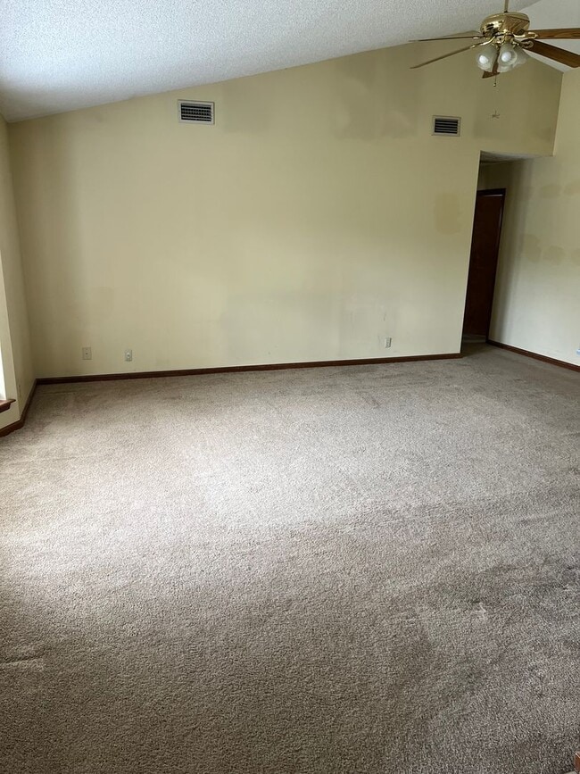 Building Photo - 108 Cambray Cir