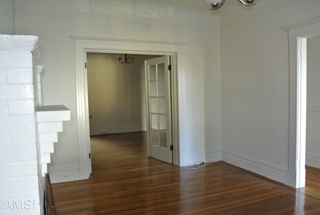 Building Photo - 3 br, 1 bath House - 111 Laidley #2