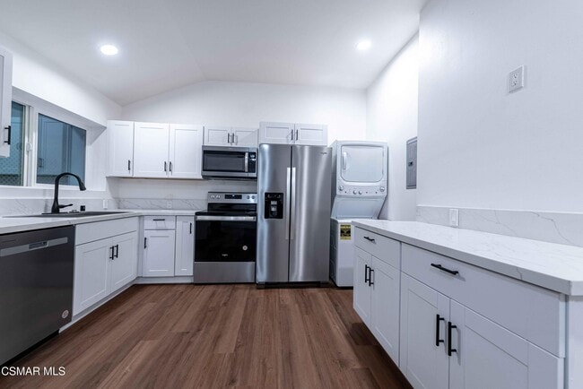 Building Photo - 2642 Blue Ridge Cir