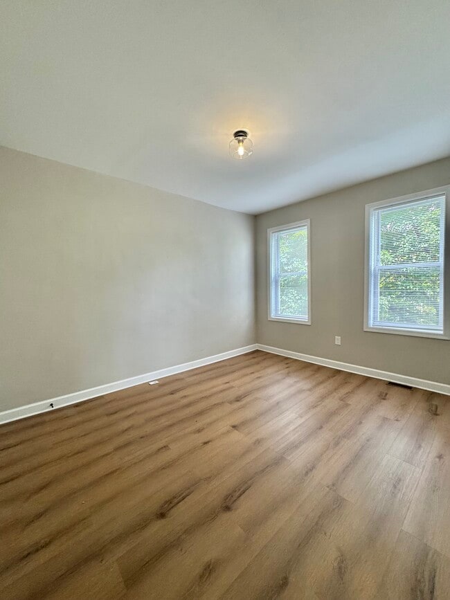 Building Photo - 2216 Whittier Ave