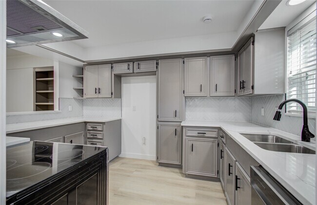 Foto del edificio - 1888 Saxony Ln