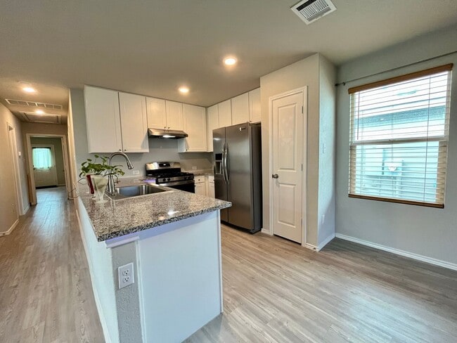 Building Photo - 3 Bedroom/2Bathroom Southton Meadows