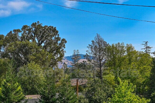 Foto del edificio - 1090 Livorna Rd