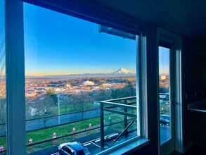 Building Photo - 1925 S I St