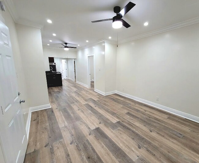 Foto del edificio - 2445 Bellevue Ave