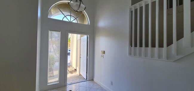 Foto del edificio - 8233 White Rock Cir