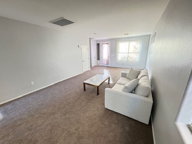 Foto del edificio - COZY 3 BEDROOM HOME IN 89147