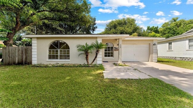 Building Photo - 309 W South Ave