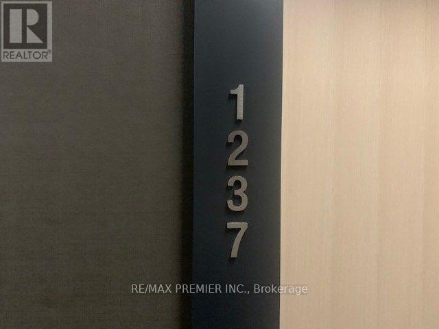 Building Photo - 8 Hillsdale Ave E