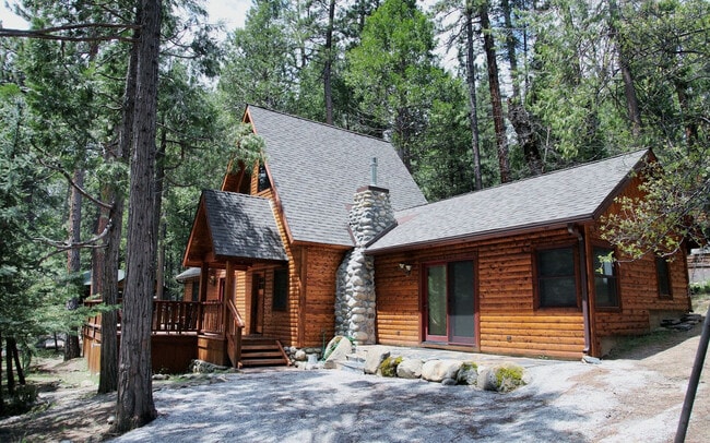 Building Photo - 8033 Woodpecker Way