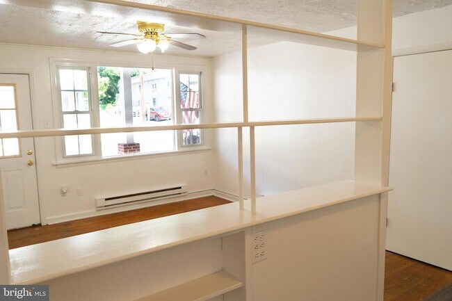 Foto del edificio - 292 N Washington St