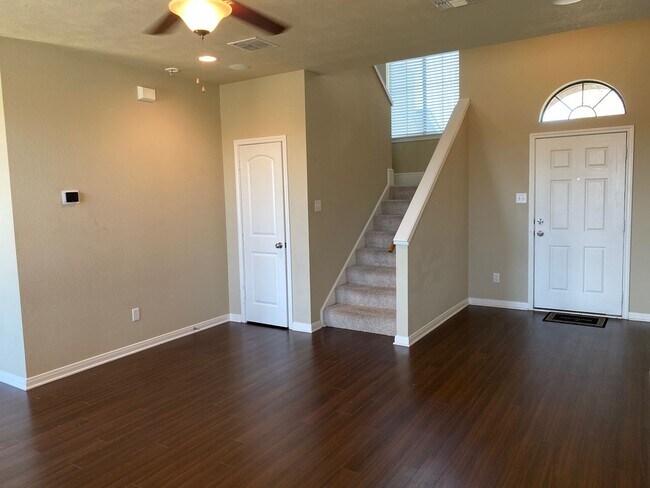 Foto del edificio - Beautiful 2-Story, 3 Bedroom / 2.5 Bath Ho...