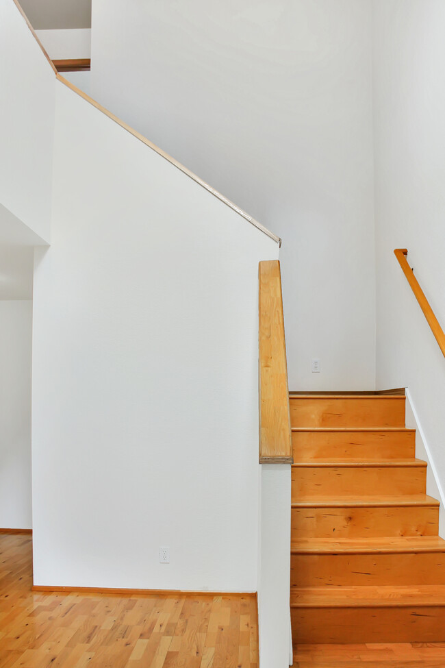 Foyer - 2941 NW Tyler Ave