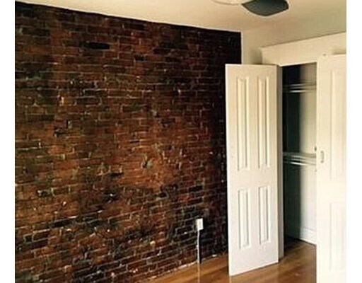 Foto principal - 352 Washington St