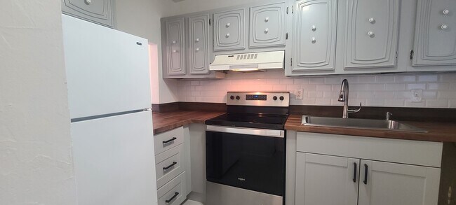 Foto del edificio - 603 SW 75th St