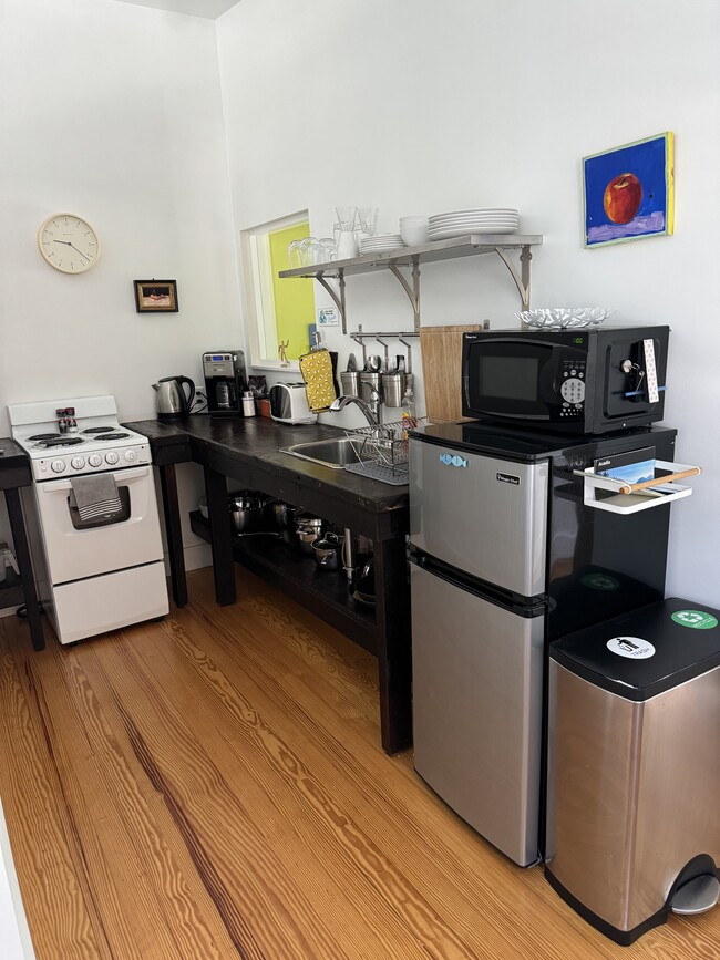 Kitchen (new fridge is bigger than this one) - 33 Atlantic St