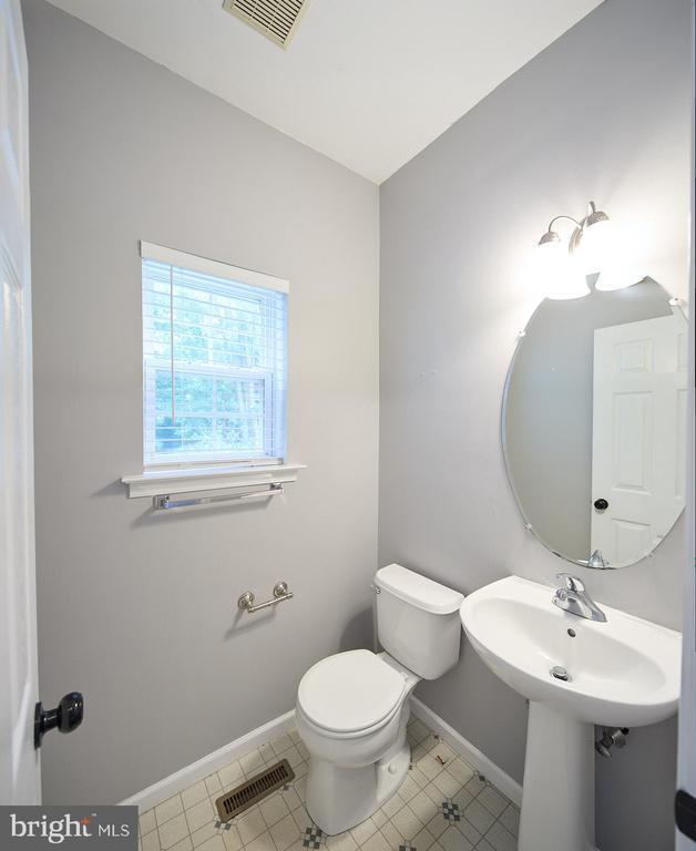 Building Photo - 929 Shenkle Dr