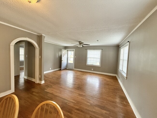 Building Photo - 405 Henderson St