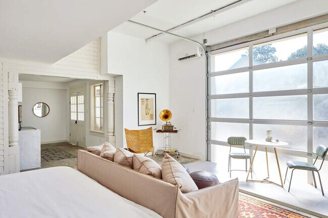 Foto del edificio - 2317 N Rampart St