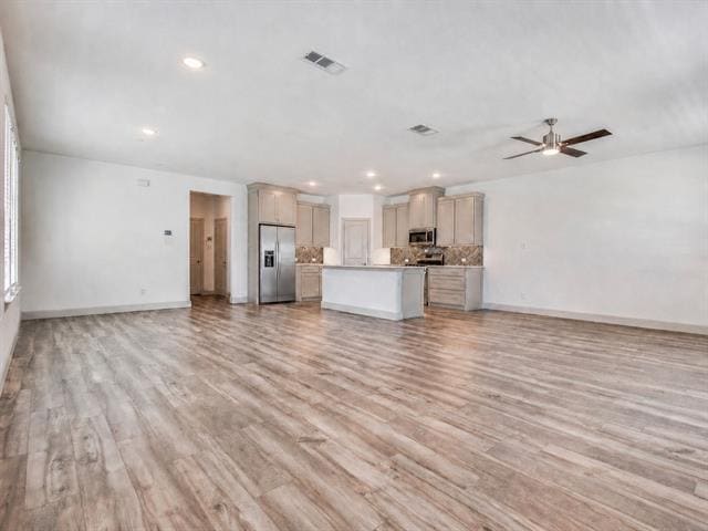 Foto del edificio - 8913 Swallowtail St