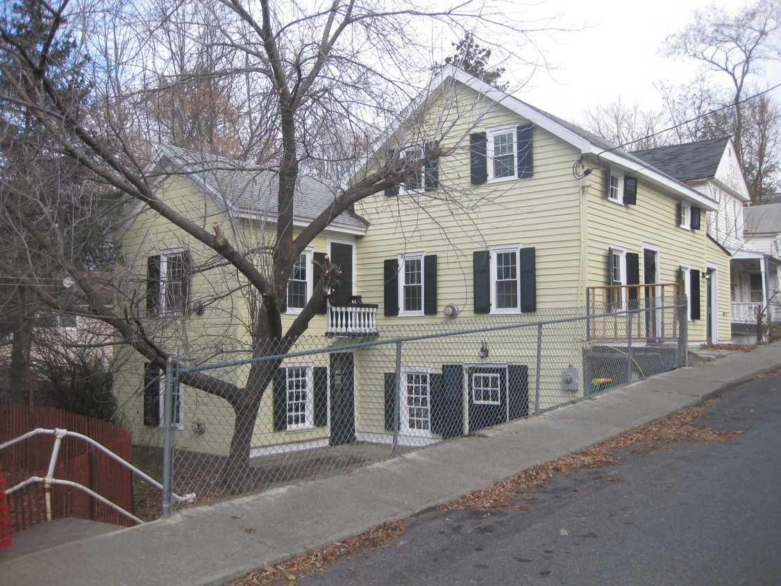 Primary Photo - 14 Elm St