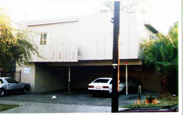 Foto del edificio - 7312 INDEPENDENCE AV