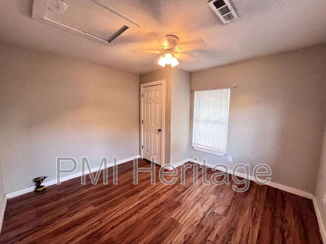 Foto del edificio - 103 M.L.K. Jr Blvd