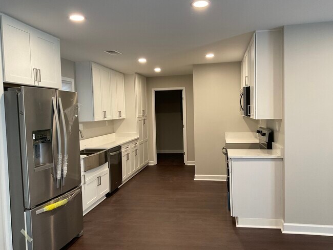 Foto del edificio - 5425 Herndon Blvd