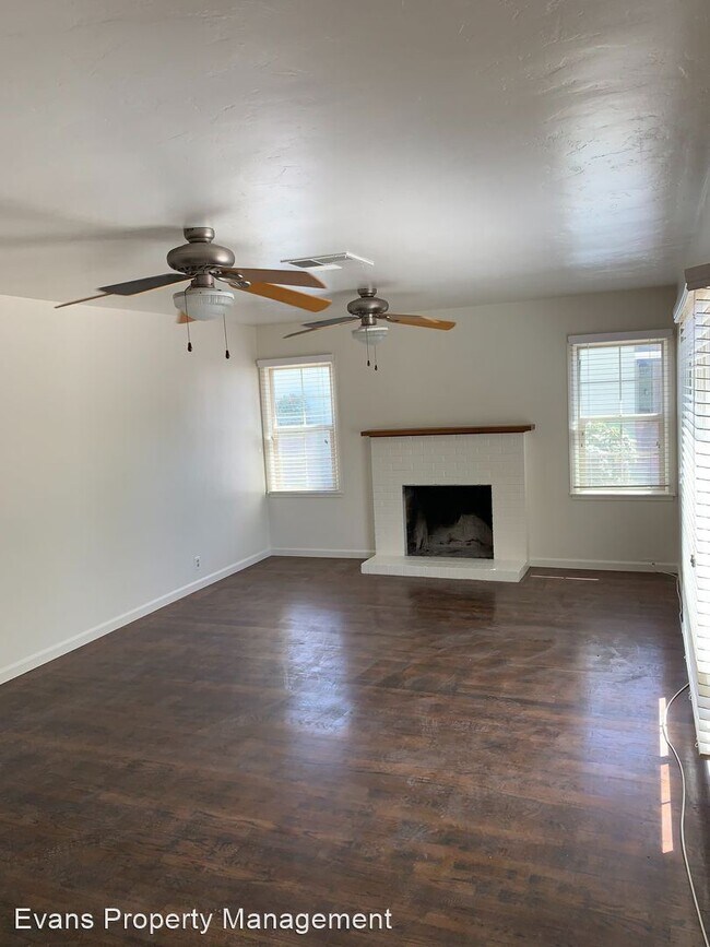 Building Photo - 2 br, 1 bath House - 820 S Oak Park St
