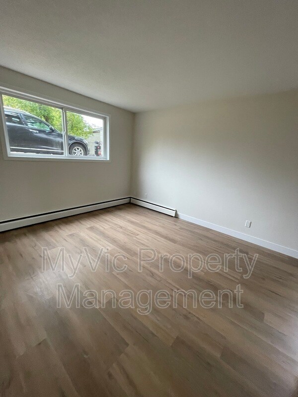 Photo du bâtiment - 10040-10154 154 St