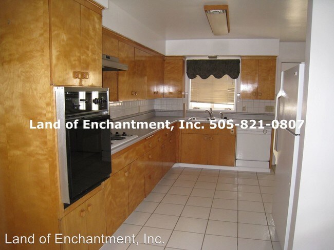 Foto del edificio - 3 br, 2 bath House - 1409 Valencia Dr NE