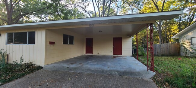 Building Photo - 1501 Sheffield Dr